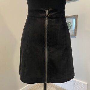 Aritzia Wilfred Vegan Suede Mini Skirt with Zipper EUC